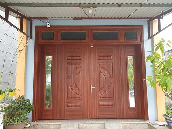 cửa thép vân gỗ nhà cấp 4 đẹp