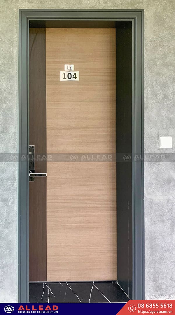 cửa phòng khách sạn nhôm kính