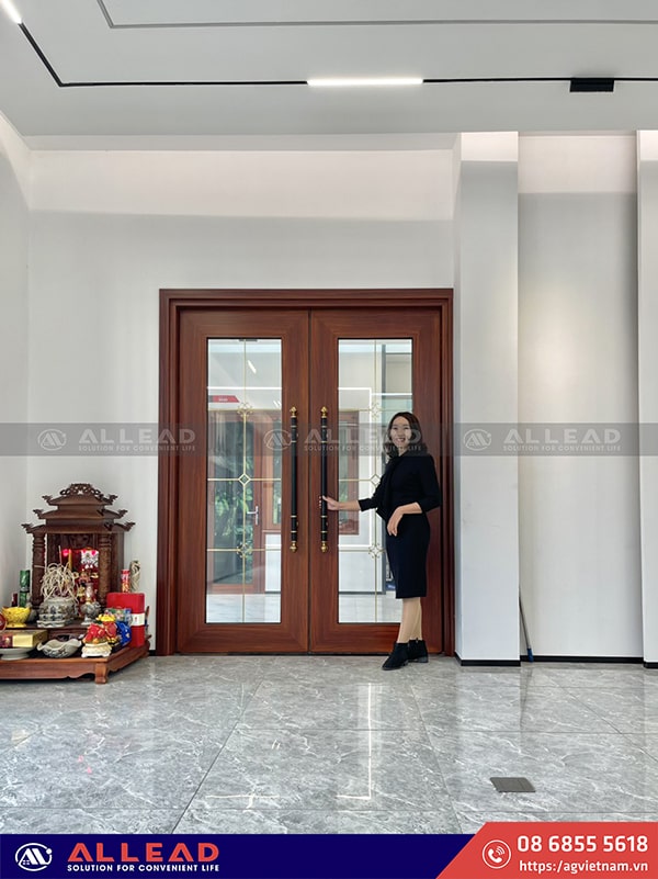mẫu khóa cửa nhôm kính cao cấp