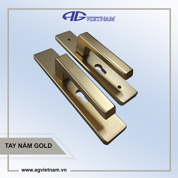 tay nắm cửa màu vàng