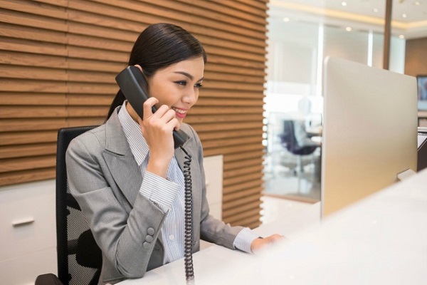 tiếp nhận thông tin khách hàng mua cửa nhôm kính