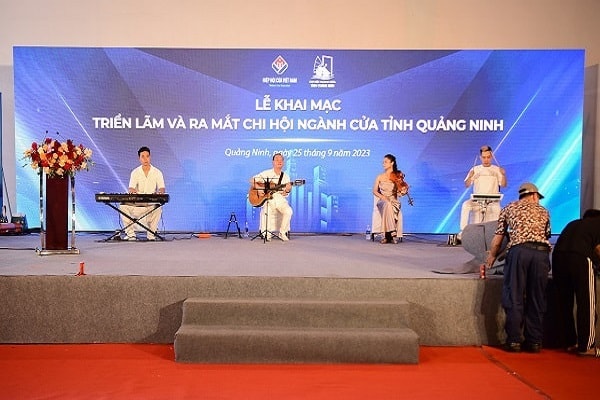 AG VIỆT NAM RỰC SÁNG TẠI SỰ KIỆN THÀNH LẬP HIỆP HỘI CỬA VIỆT NAM TỈNH QUẢNG NINH