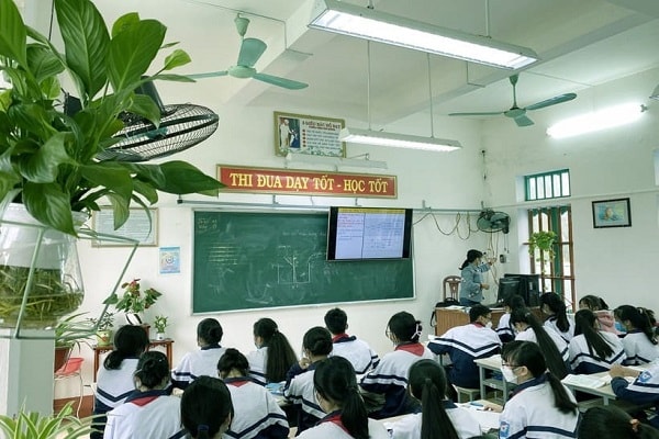 Bật Mí Cách Trang Trí Cửa Sổ Lớp Học Sáng Tạo Và Cực Đẹp